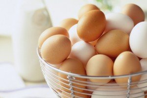 Яйца на столе