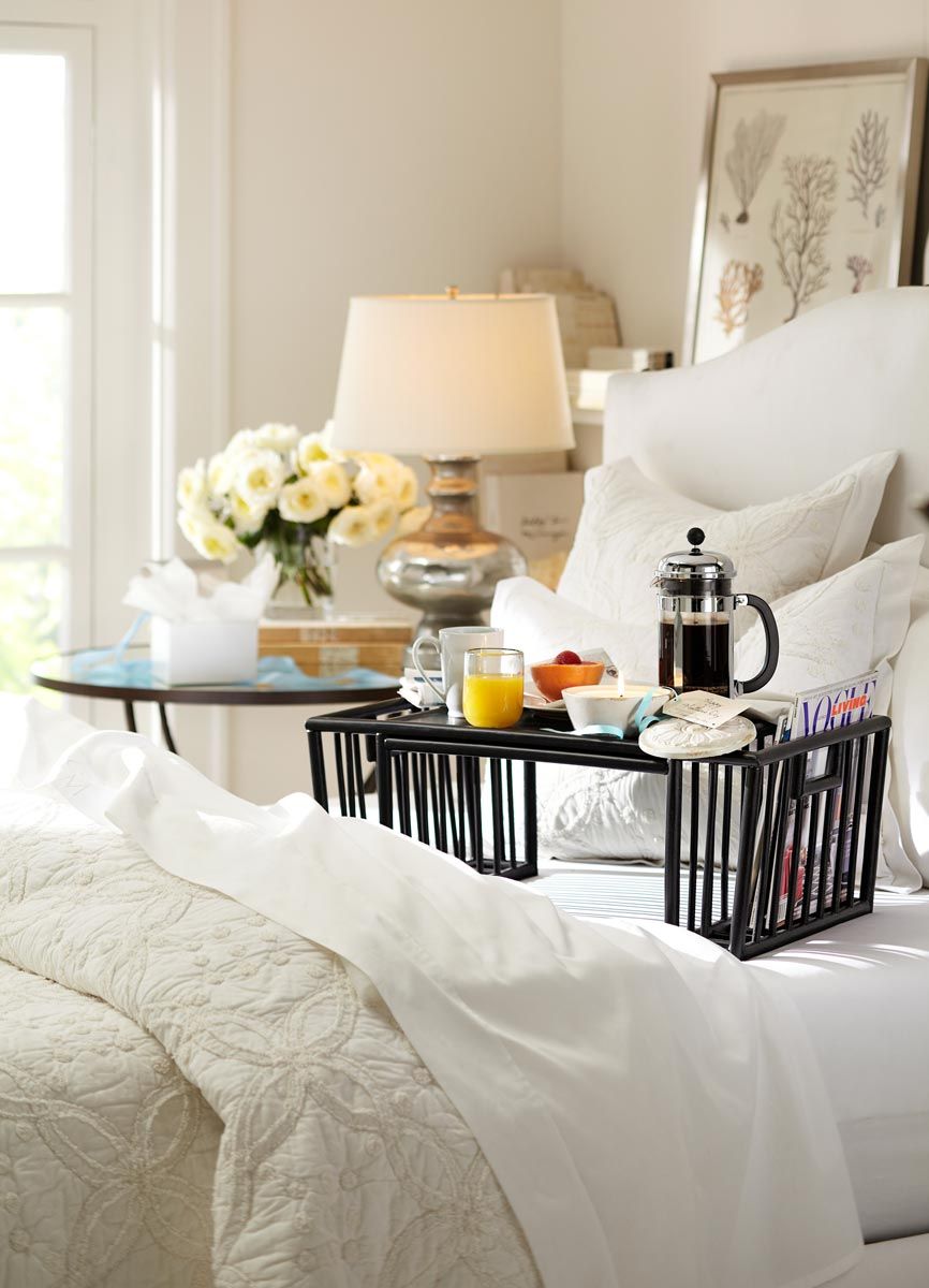Столик для завтрака в постель (45 фото): практично, удобно, универсально
