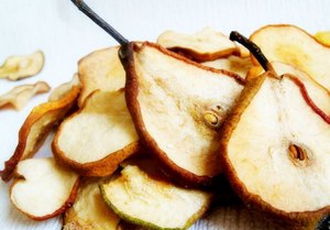 Полезные свойства сушеных яблок и груш