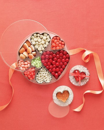романтический подарок - коробочки-сердечки со сладостями