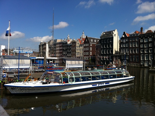 Экскурсии по каналам Амстердама