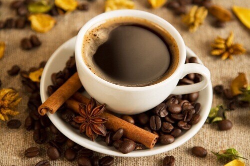 Преимущества потребления кофе за завтраком