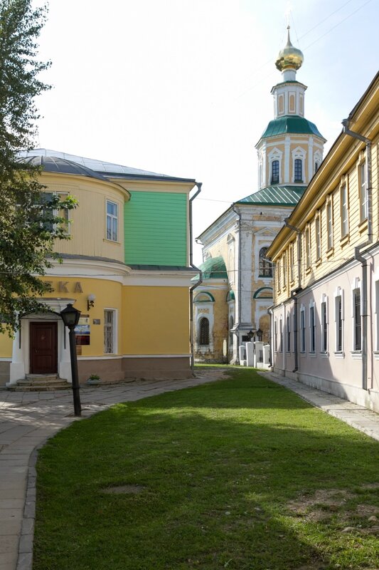 Георгиевская церковь и старая аптека, Владимир