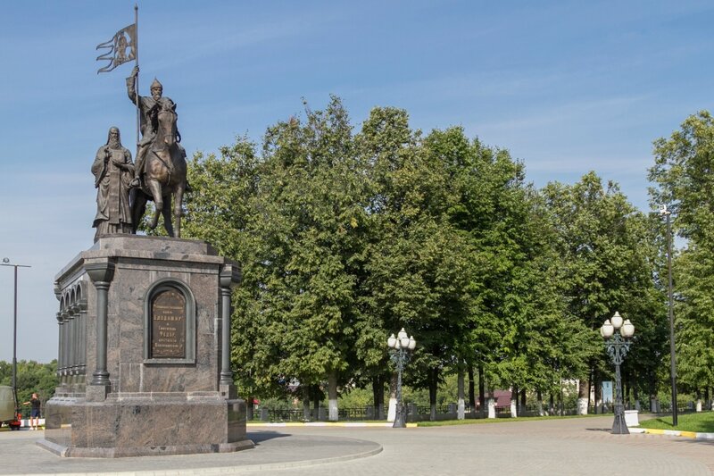 Памятник князю Владимиру и святителю Федору, Владимир