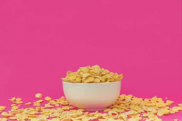 Крупным Планом Вид Розовый Белый Шар Вкусные Хрустящие Кукурузные Хлопья — стоковое фото