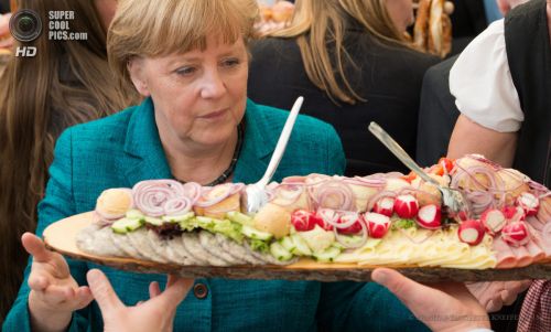 меркель с едой